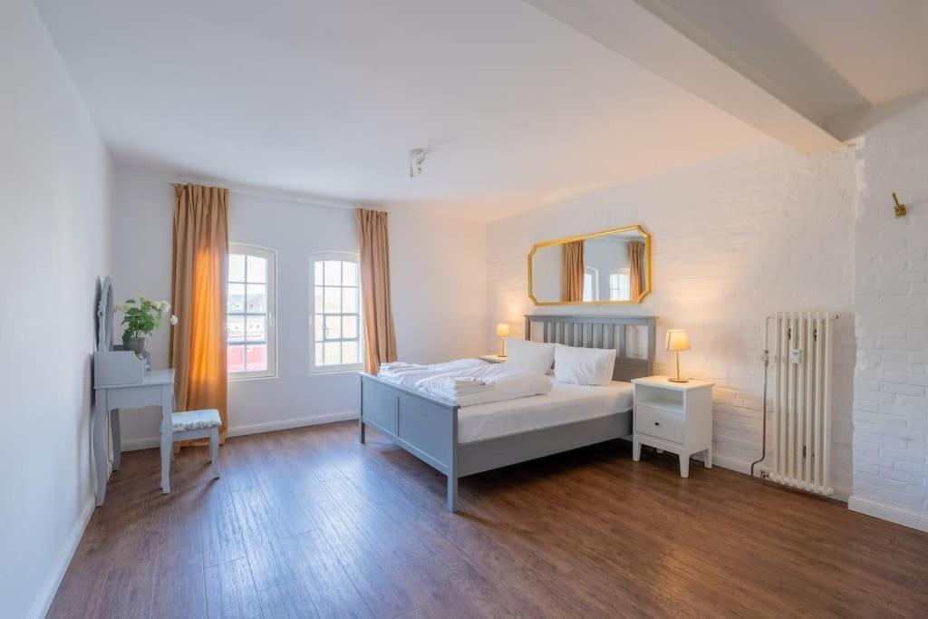 Zentral Gelegenes Premium-Apartment Mit Viel Tageslicht Hamburg-Harburg Exteriör bild