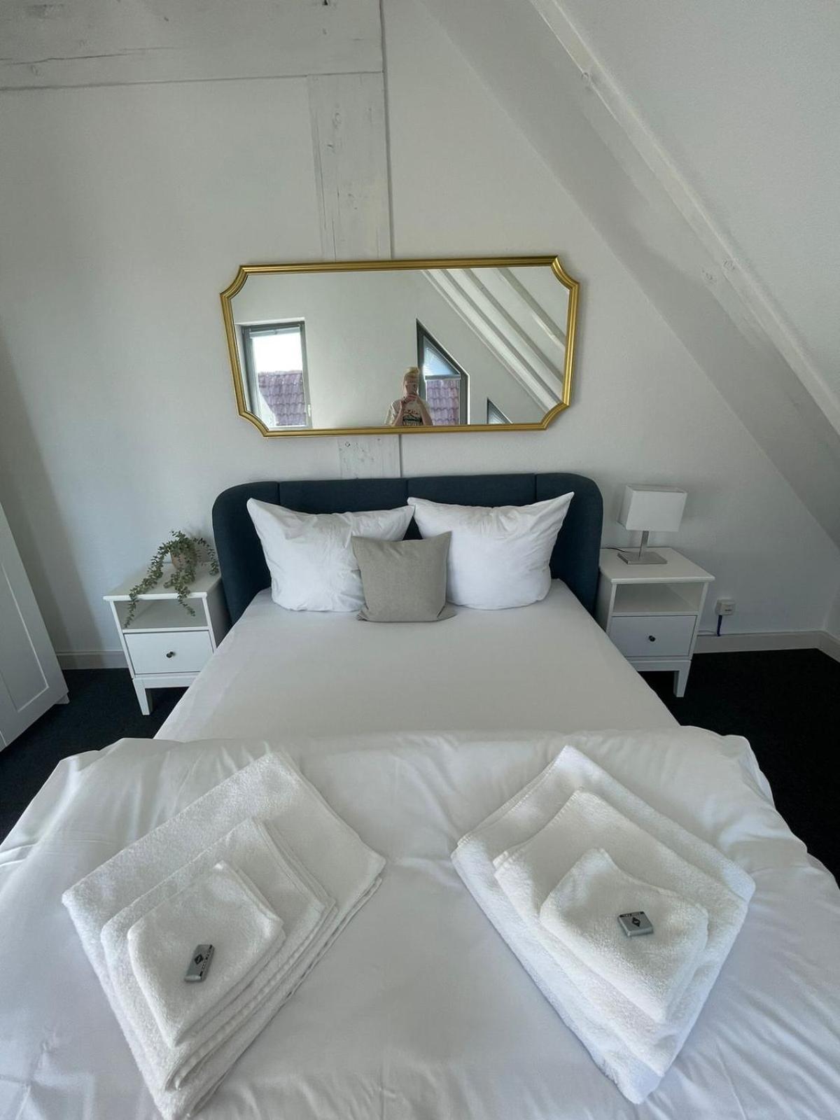 Zentral Gelegenes Premium-Apartment Mit Viel Tageslicht Hamburg-Harburg Exteriör bild